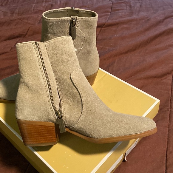 Heeled Bootie by Michael Kors Brand.  NWOT! - Picture 5 of 16